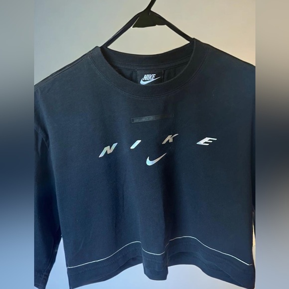 Nike Crop Top - Picture 2 of 5